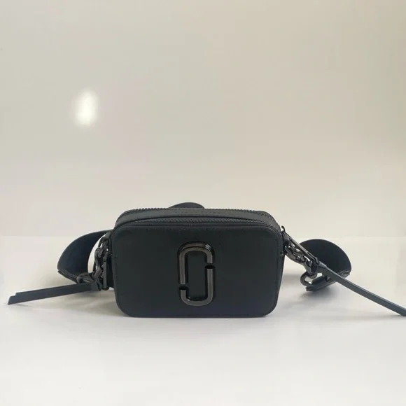 Authentic Marc Jacobs Snapshot - Picture 2 of 16